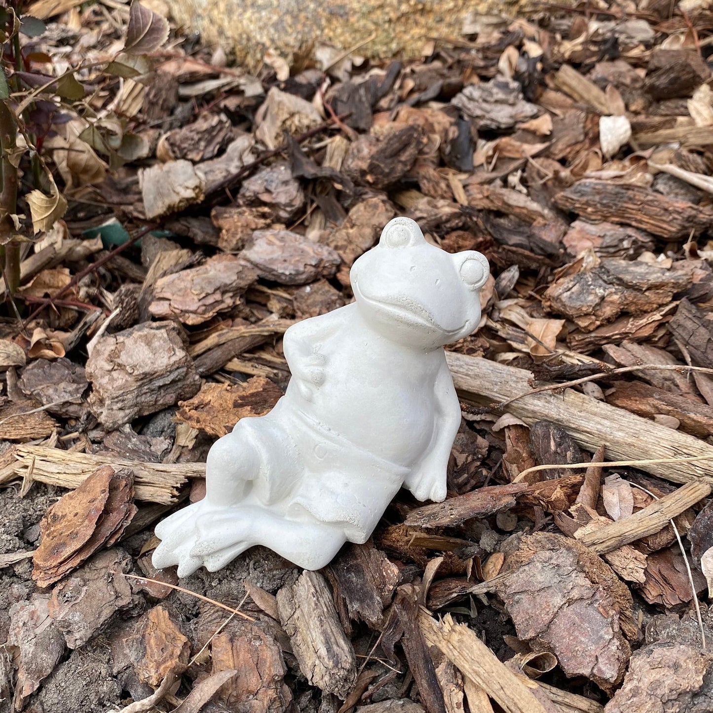 Handmade Pair of Frogs Cement Statues